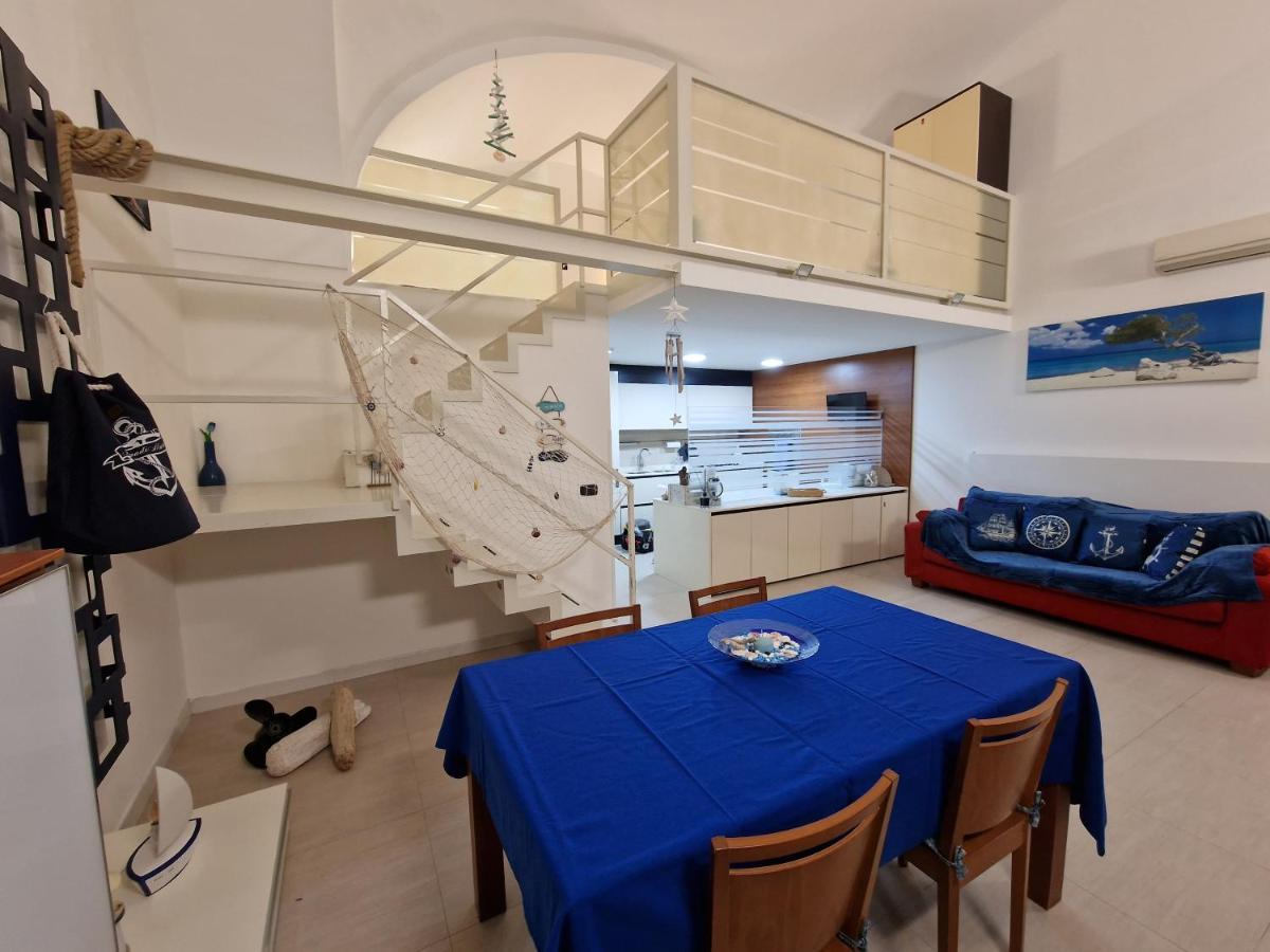 Вилла Polignano A Mare: Sulla Piazza Di Domenico Modugno Экстерьер фото
