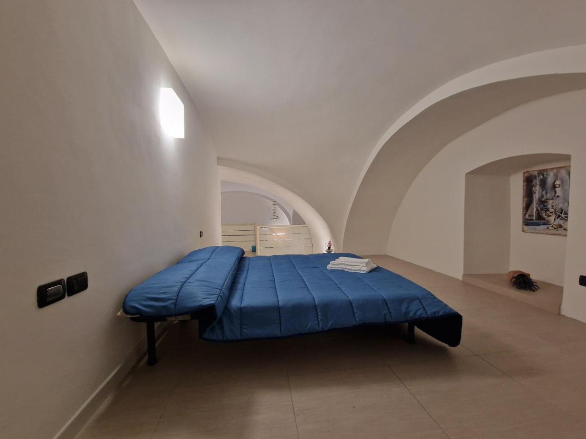Вилла Polignano A Mare: Sulla Piazza Di Domenico Modugno Экстерьер фото