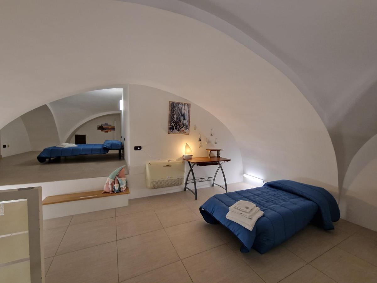 Вилла Polignano A Mare: Sulla Piazza Di Domenico Modugno Экстерьер фото