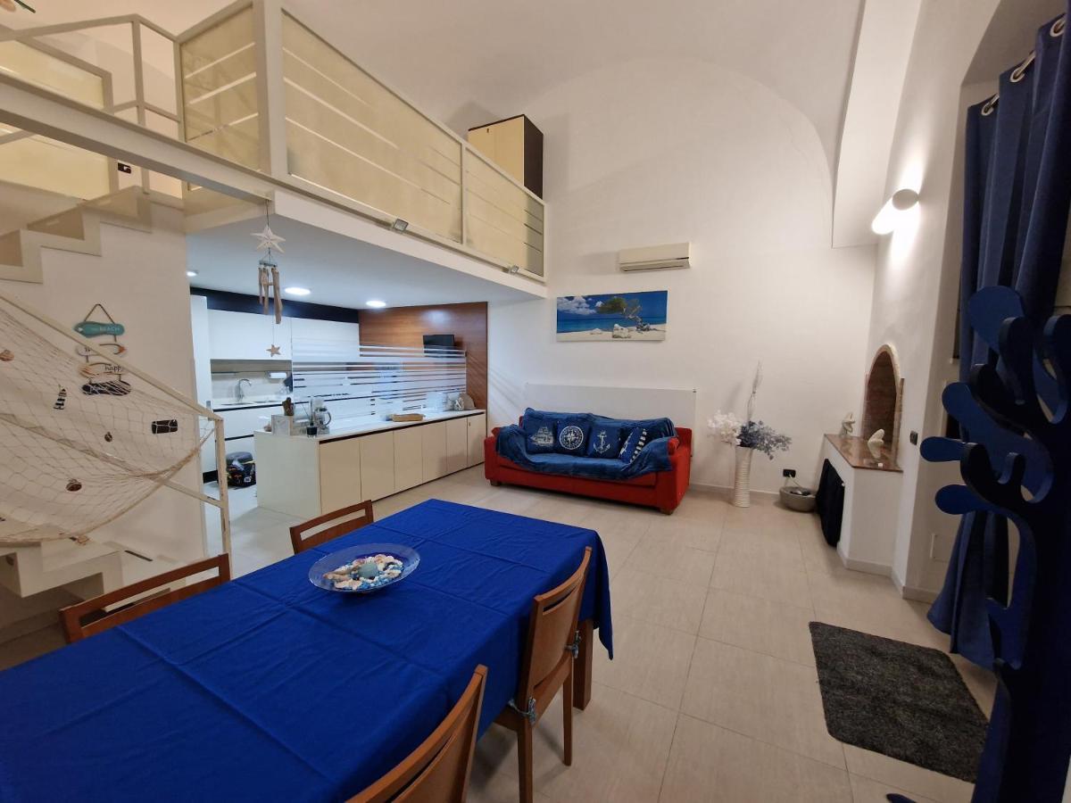 Вилла Polignano A Mare: Sulla Piazza Di Domenico Modugno Экстерьер фото