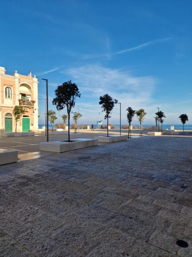 Вилла Polignano A Mare: Sulla Piazza Di Domenico Modugno Экстерьер фото